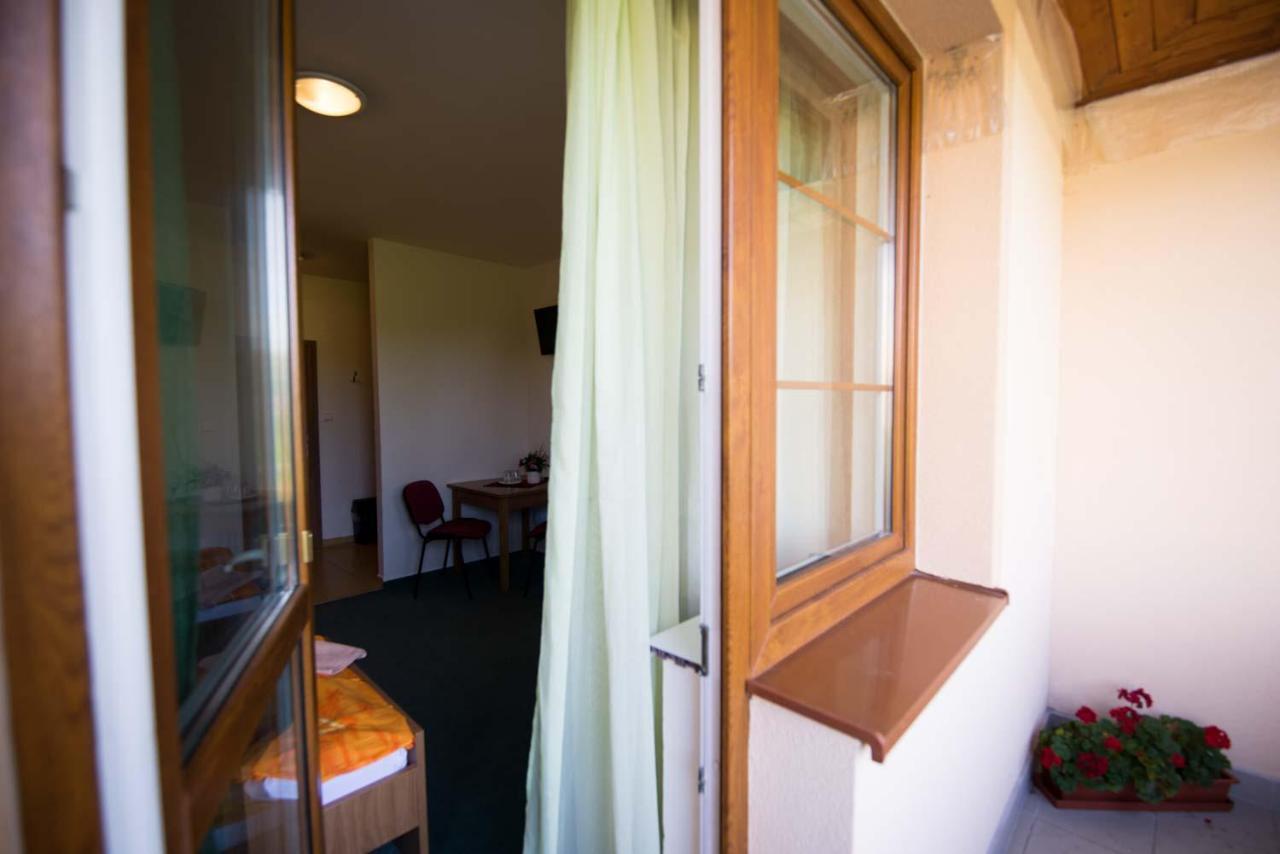 Penzion Krahule Kremnica Extérieur photo